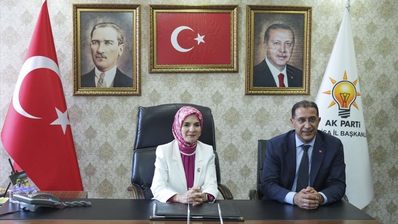 Aile ve Sosyal Hizmetler Bakanı Mahinur Özdemir Göktaş'tan Manisa Valiliği ve AK Parti'ye ziyaret!.