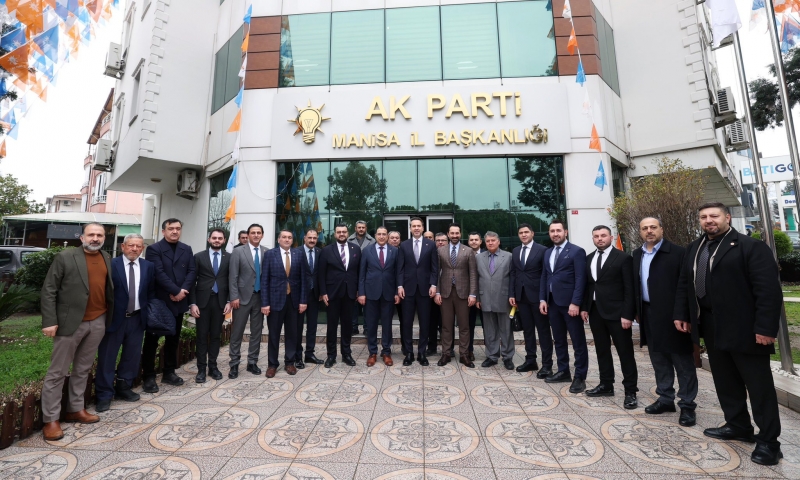 AK Parti Manisa İl Başkanlığı Genişletilmiş il Danışma Meclisi Toplantısı, Bakan Bayraktar'ın katılımıyla gerçekleştirildi. 