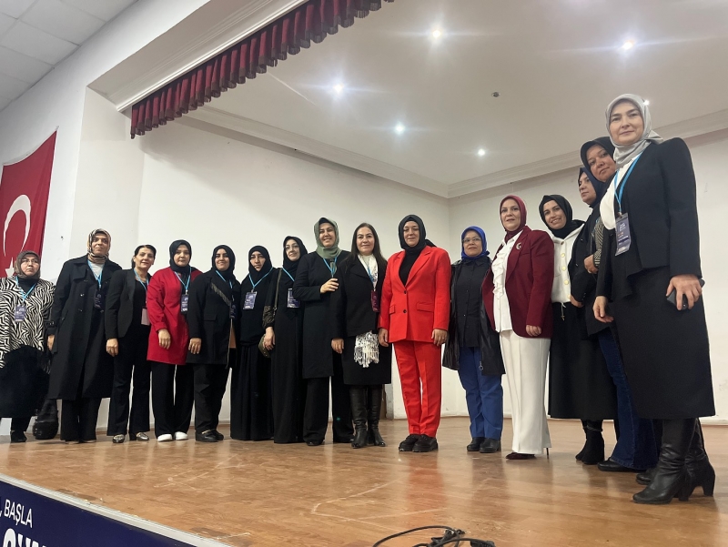 AK Parti Turgutlu İlçe Kadın Kolları Kongresi'nde Ebru Temel Seçildi