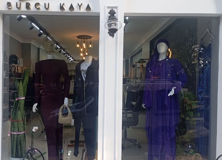  -Burcu Kaya Butik,-