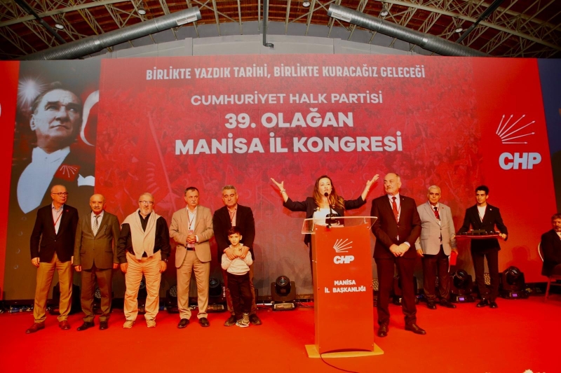 CHP Manisa İl Başkanlığı'na mevcut başkan İlksen Özalper yeniden seçildi.