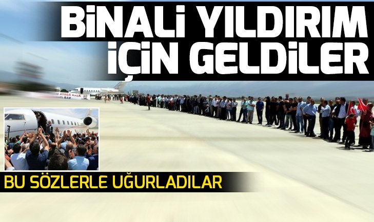 Erzincan'da Binali Yıldırım'a büyük ilgi! Yıldırım'ın yüzlerce hemşehrisiyle tokalaşması 1 saat 8 dakika sürdü..
