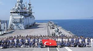 İstanbul Boğazı’nda zafer töreni! Mavi vatanın muhafızları: TCG Anadolu ve Savarona'dan görsel şölen! 