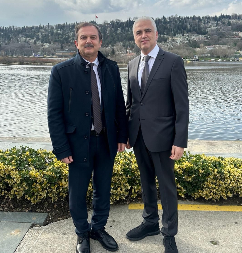 Manisa'da yılın doktoru Turgutlu'dan Op.Dr. Engin Pabuşçu