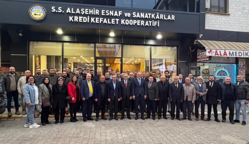 Milliyetçi Hareket Partisi Grup Başkanvekili ve Manisa Milletvekili Sayın Erkan Akçay,Alaşehir Esnaf ve Sanatkârlar Kredi ve Kefalet Kooperatifini ziyaret etti