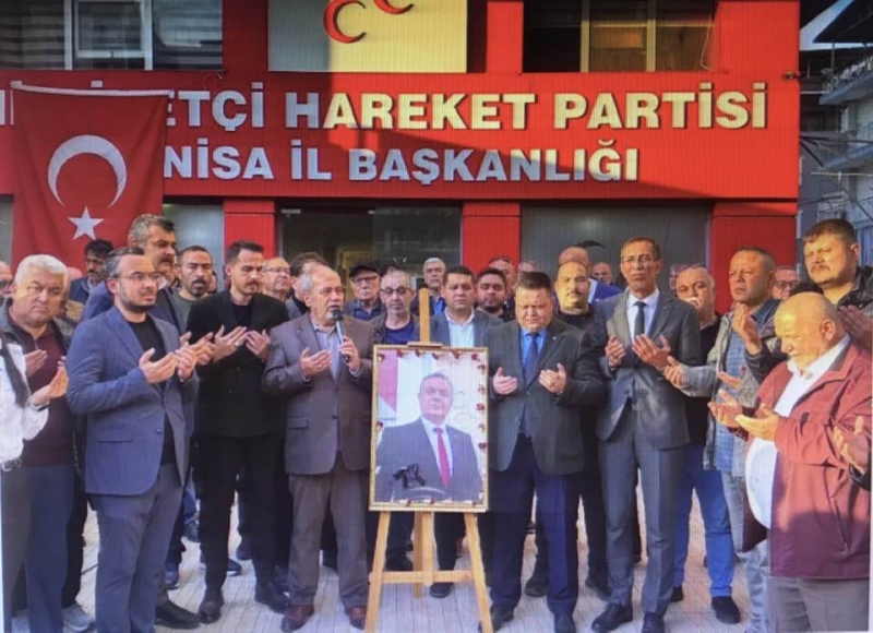 Milliyetçi Hareket Partisi (MHP) Manisa İl Başkanlığı, merhum İl Başkanı Murat Öner’in vefatının üçüncü yılı dolayısıyla lokma hayrı gerçekleştirdi.