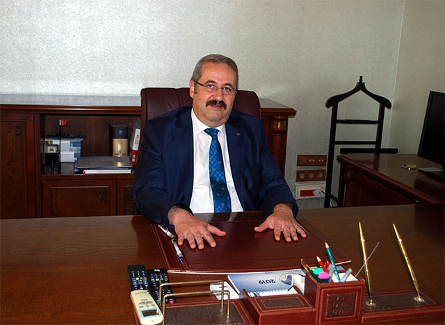 Salihli Kaymakamı Sağlam göreve başladı.