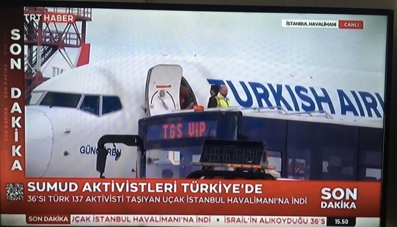 Uçak havalandı! Alıkonulan Türk vatandaşları İstanbul'a geldi