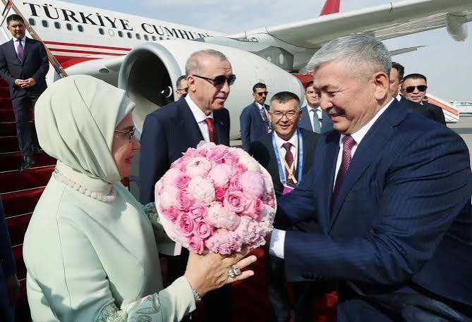Bişkek’te Cumhurbaşkanı Erdoğan diplomasisi: Aliyev ve Mirziyoyev ile peş peşe görüşme