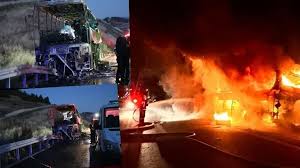 Denizli'nin Sarayköy ilçesinde yolcu otobüsünün bariyerlere çarparak yanması sonucu 1'i bebek 8 kişi öldü, 33 kişi yaralandı.
