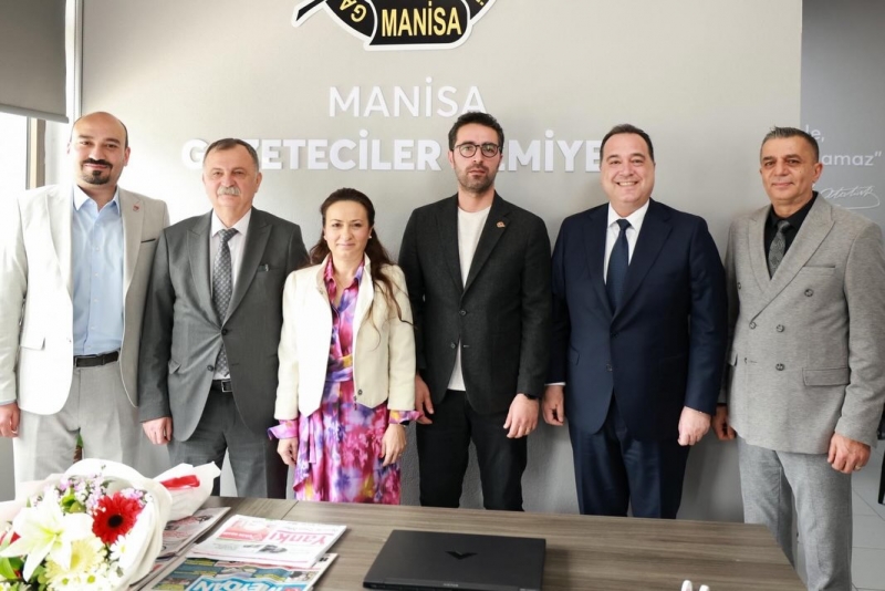 Manisa Gazeteciler Cemiyeti’nin 69. kuruluş yıl dönümü dolayısıyla, CHP’li belediye başkanları  cemiyeti ziyaret etti.