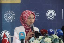 Aile ve Sosyal Hizmetler Bakanı Mahinur Özdemir Göktaş, Manisa'da düzenlenen Ege Bölgesi Kadın Hizmetleri Bölgesel İstişare Toplantısına katıldı.