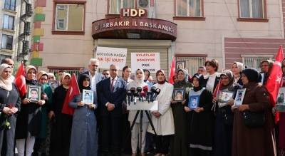 Aile ve Sosyal Hizmetler Bakanı Göktaş Diyarbakır Annelerini Ziyaret Etti