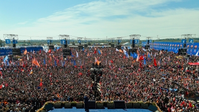 AK Parti İstanbul mitingi... Cumhurbaşkanı Erdoğan: Bavul dolusu paranın izahını yapamadılar