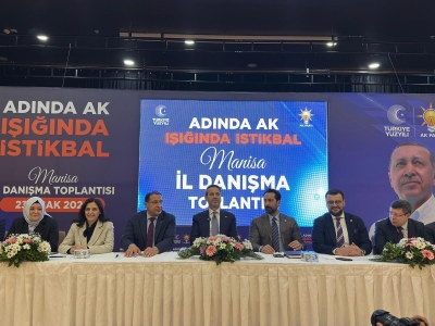 AK Parti Manisa İl Başkanlığı Genişletilmiş il Danışma Meclisi Toplantısı, Bakan Bayraktar'ın katılımıyla gerçekleştirildi. 