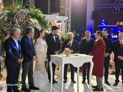 AK Parti Manisa Milletvekili Tamer Akkal'ın mutlu günü : Kızı Şevval, dünya evine girdi.