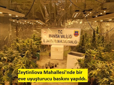 Manisa'nın  Akhisar İlçesi Zeytinliova Mahallesi'nde bir eve uyuşturucu baskını yapıldı..
