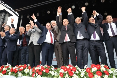 Bahçeli: Manisa birliğine ipotek koydurmayacak