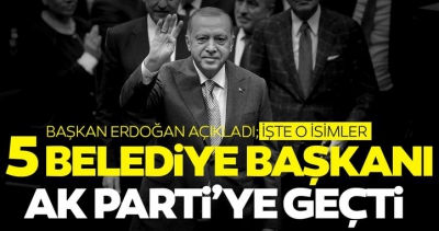 Başkan Erdoğan AK Parti'ye katılan 5 belediye başkanına rozetlerini taktı!