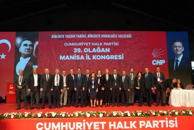 CHP Manisa'da İlksen Özalper yeniden il başkanı seçildi