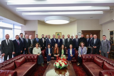 Cumhuriyet Halk Partisi (CHP) Manisa İl Başkanı İlksen Özalper,  Manisa delegasyonu ile birlikte Genel Başkan Özgür Özel’i ziyaret etti. 