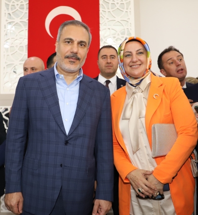 Dışişleri Bakanı Hakan Fidan  Manisa'nın Saruhanlı ilçesinde sevgi seli büyük coşkuyla karşılandı. 