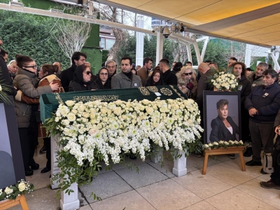 Fatih Ürek'e veda. Sevenleri tabut başında gözyaşlarına boğuldu