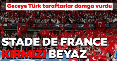 Fransa - Türkiye maçı öncesi Türk taraftarlar Paris'i inletti.