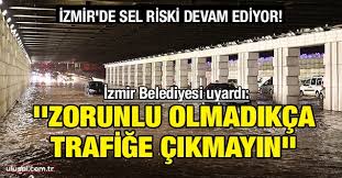 İzmir'de sel felaketi: Yolları, evleri, iş yerlerini su bastı 