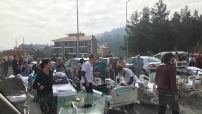 İzmir'deki 4.8'lik depremin ardından Denizli'de de 6 şiddetinde deprem.