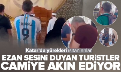 Katar'da ezan sesini duyan turistler camiye akın ediyor!