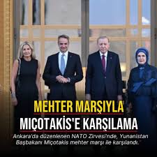 Komşu'da Ceddin Deden şoku! Yunan basınında gündem Miçotakis'e Mehterli karşılama