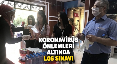 Koronavirüs gölgesinde LGS sınavı! Öğrenciler sınıflara böyle alındı.