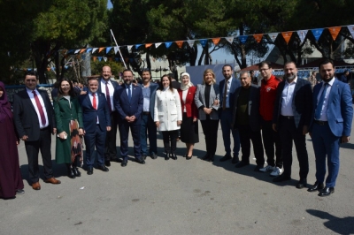 Manisa AK Parti'de temayül yoklaması yapıldı 