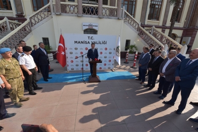 Manisa Valisi Enver Ünlü  Göreve Başladı