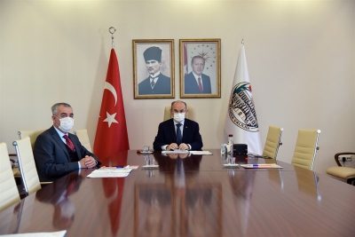 Manisa Valisi Yaşar Karadeniz Başkanlığında Covid-19 Tedbirleri Görüşüldü.