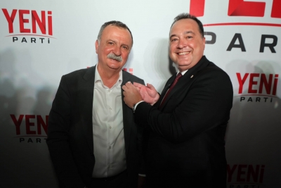 Manisa'da 15 CHP'li belediye başkanı YENİ Parti'ye katıldı 