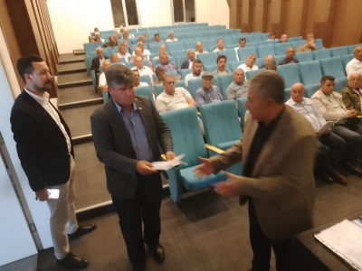 Milliyetçi Hareket Partisi Salihli İlçe Teşkilatı köy muhtarları ile MASKİ konferans salonunda istişarede bulundular 