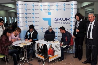 Mülaktsız, KPSS’siz ilkokul mezunu 74 bin işçi alımı: İŞKUR ile aşçı, beden işçisi, büro memuru, güvenlik, temizlik görevlisi, garson, şoför…
