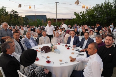 Siyaset ve İş Dünyasını Bir Araya Getiren 