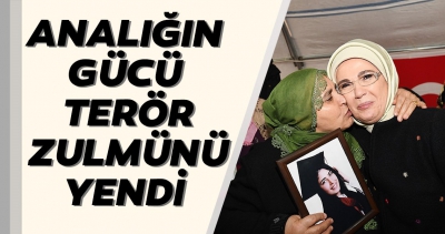 Son dakika: Emine Erdoğan'dan evlat nöbetindeki ailelere ziyaret.