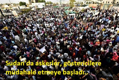 Sudan'da ordu, Genelkurmay karargahı önündeki göstericileri dağıtmaya başladı.
