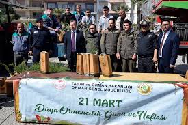Turgutlu’da Orman Haftası kapsamında fidan dağıtıldı 