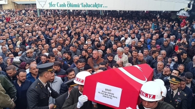 Türkiye 20 şehidini ebediyete uğurluyor Acı törenin ardından yükselen feryat yürekleri dağladı! Şehit Özkan memleketinde dualarla uğurlandı!