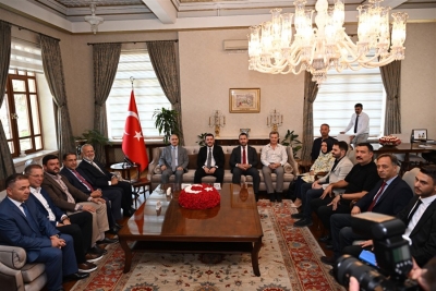 Vali Özkan, Manisa Milletvekili ve AK Parti Grup Başkanvekili Bahadır Nahit Yenişehirlioğlu ile beraberindeki heyeti misafir etti