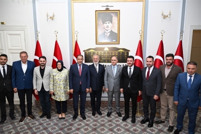 Vali Özkan, Manisa Milletvekili ve AK Parti Grup Başkanvekili Bahadır Nahit Yenişehirlioğlu ile beraberindeki heyeti misafir etti